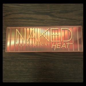 Naked Heat eyeshadow palette
